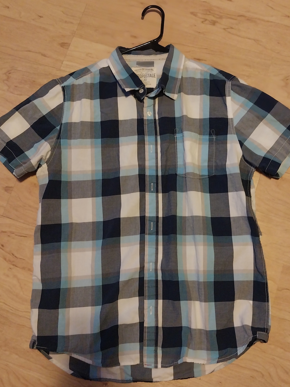 Aeropostale Mens Blue and White Plaid Button-Up Shirt